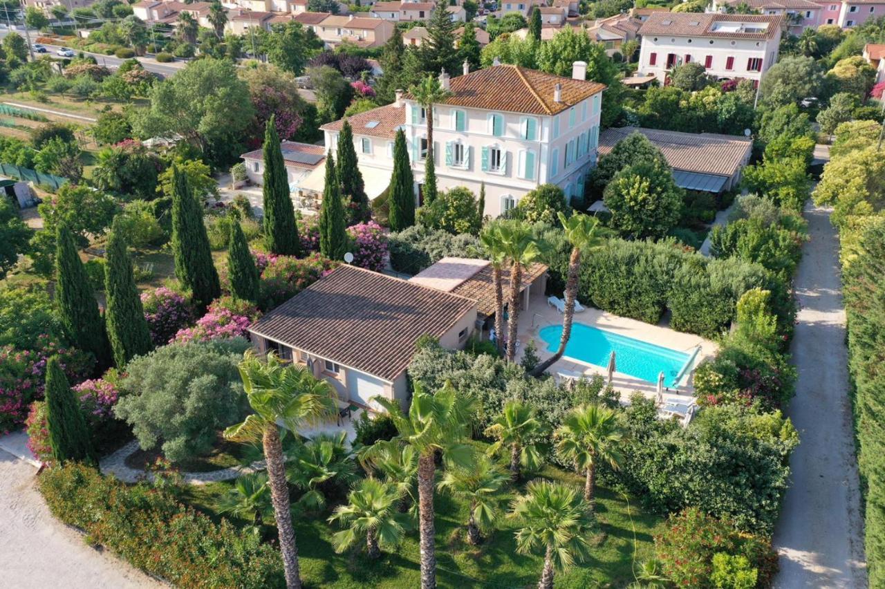Domaine De L'Aufrene Panzió Hyères Kültér fotó